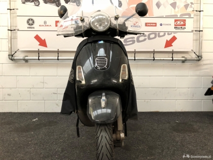 Vespa LX 50 zwart